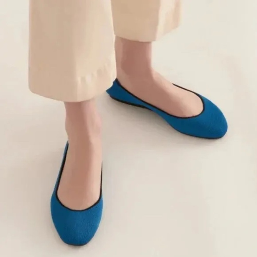 Rothys Women's Pull On & Slip-on Square Toe Ballet Flat Modern Fit Blue Size 10
